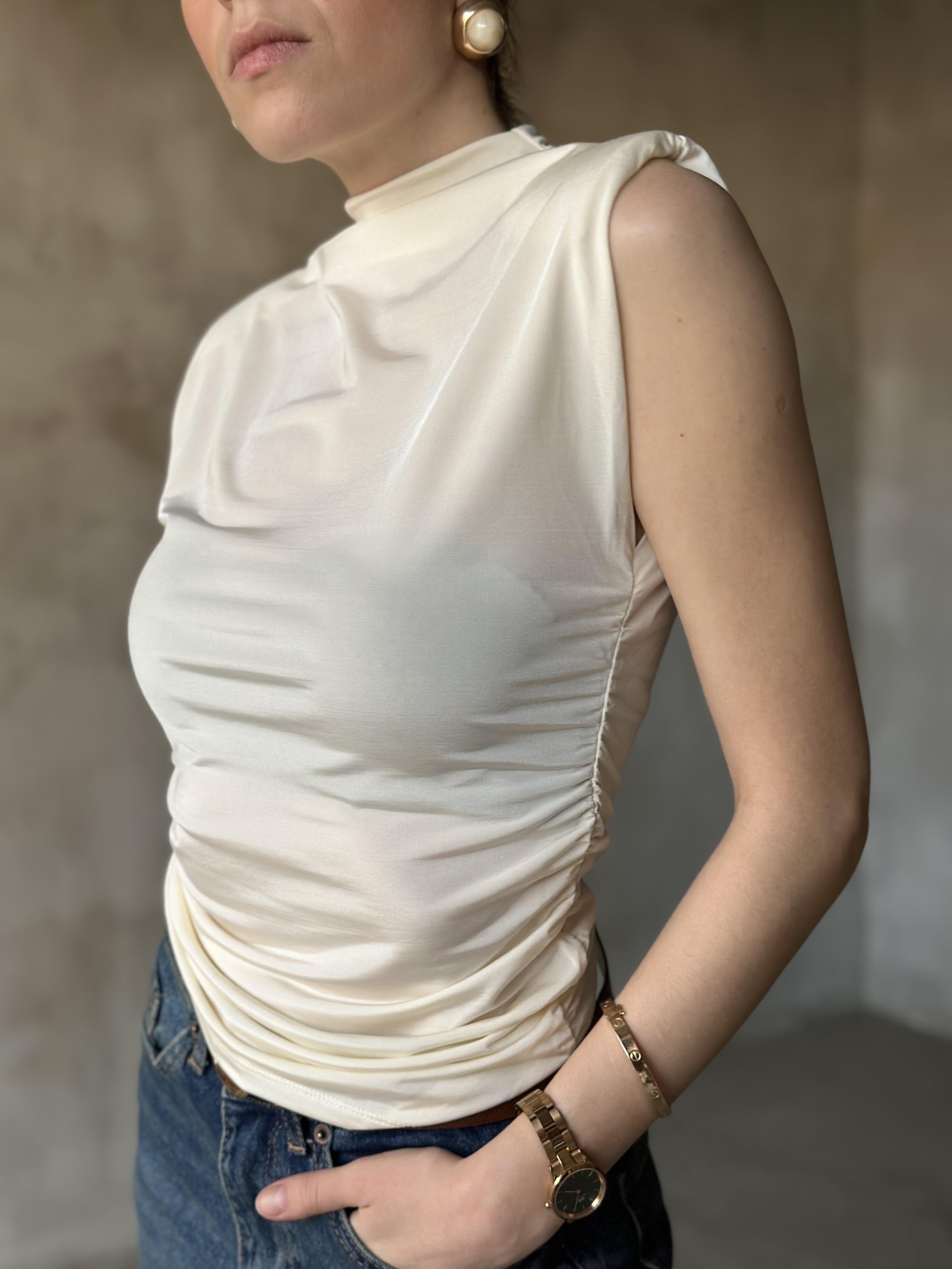Dik Yaka Vatkalı Sıfır Kol Drape Detaylı Bluz - Ekru