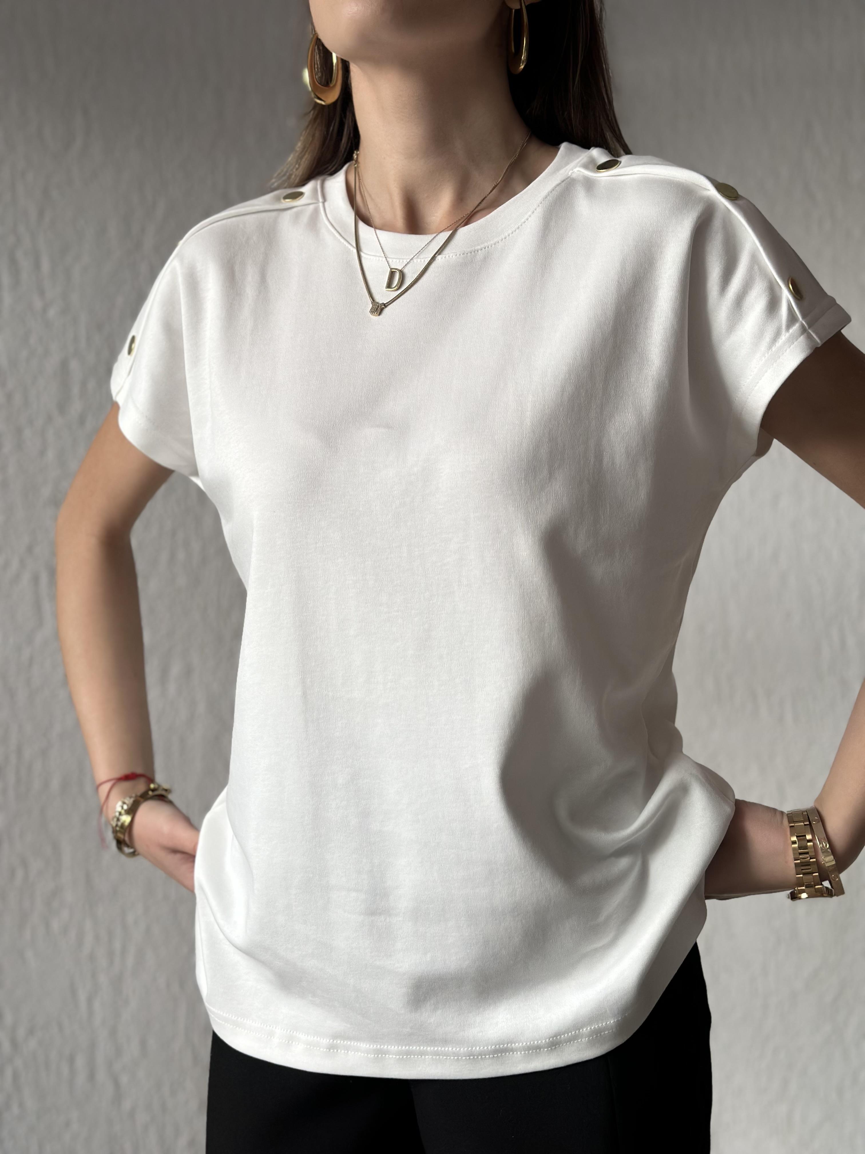 Düğme Detay Orj. T-shirt