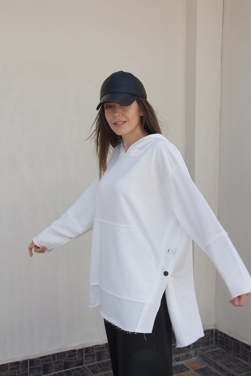 Düğme Detayl Uzun Salaş Sweatshirt - Beyaz