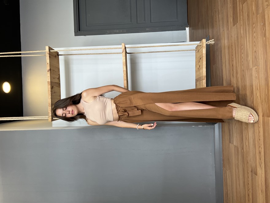 Halter Yaka Crop - Camel