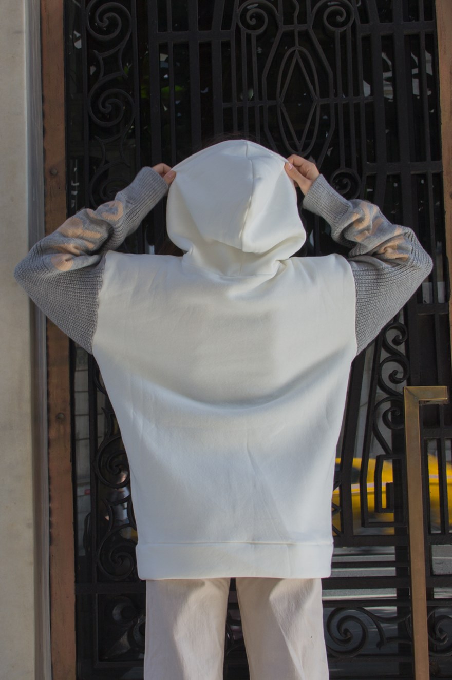 Kolları Örme Baskılı Sweatshirt - Beyaz