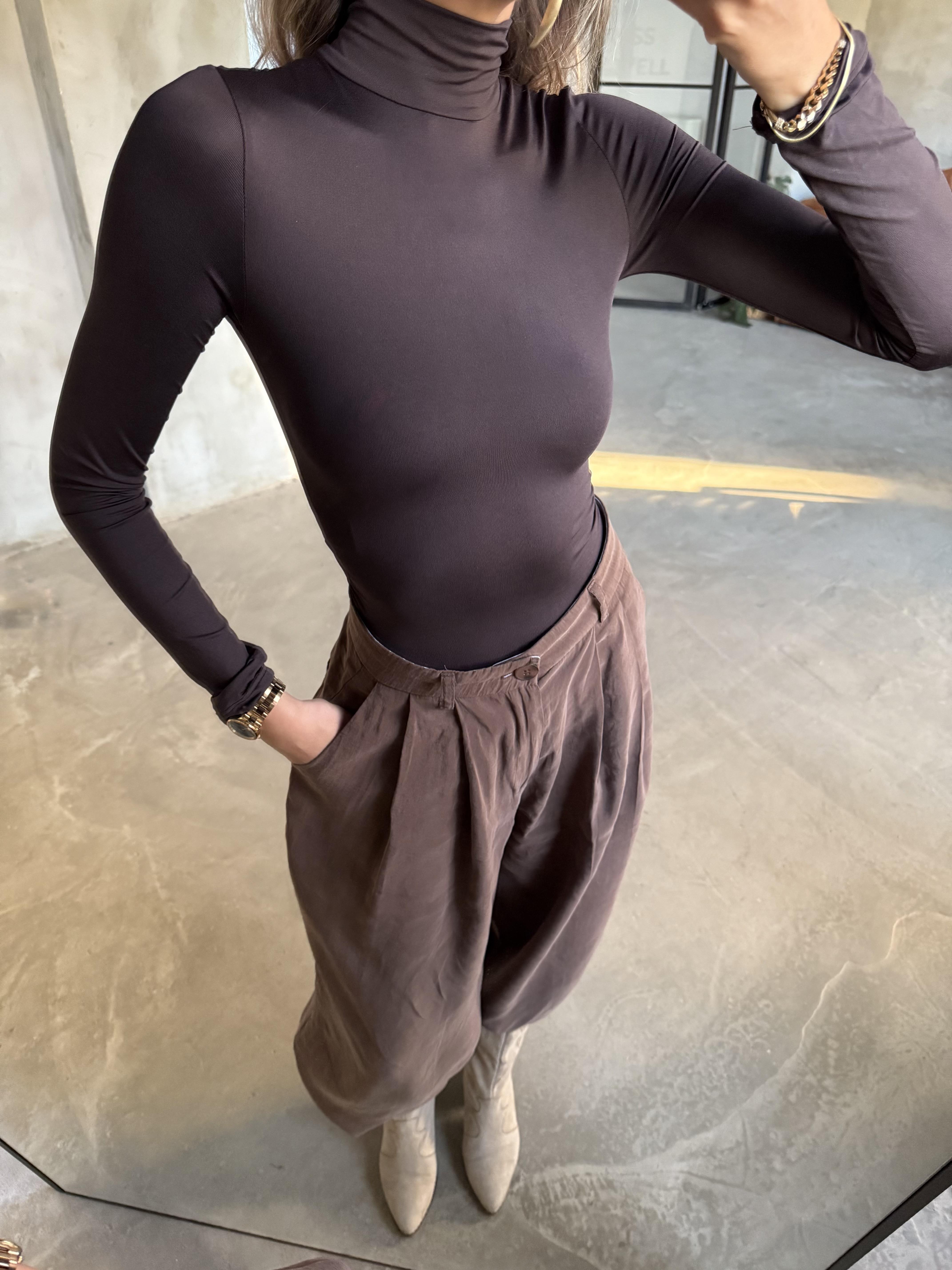 Likralı Boğazlı Bodysuit