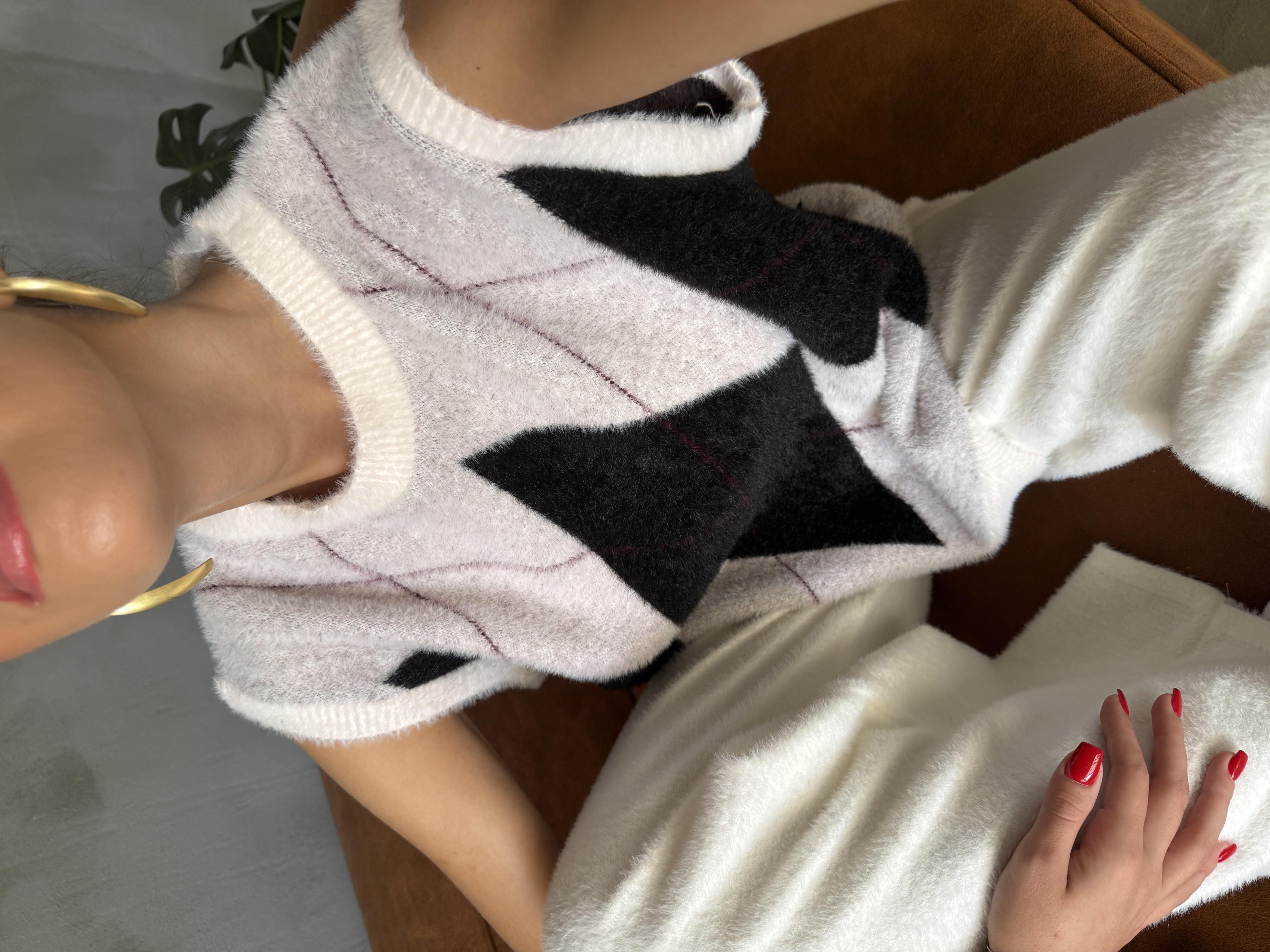 Peluş Dokulu Ekru Pantolon