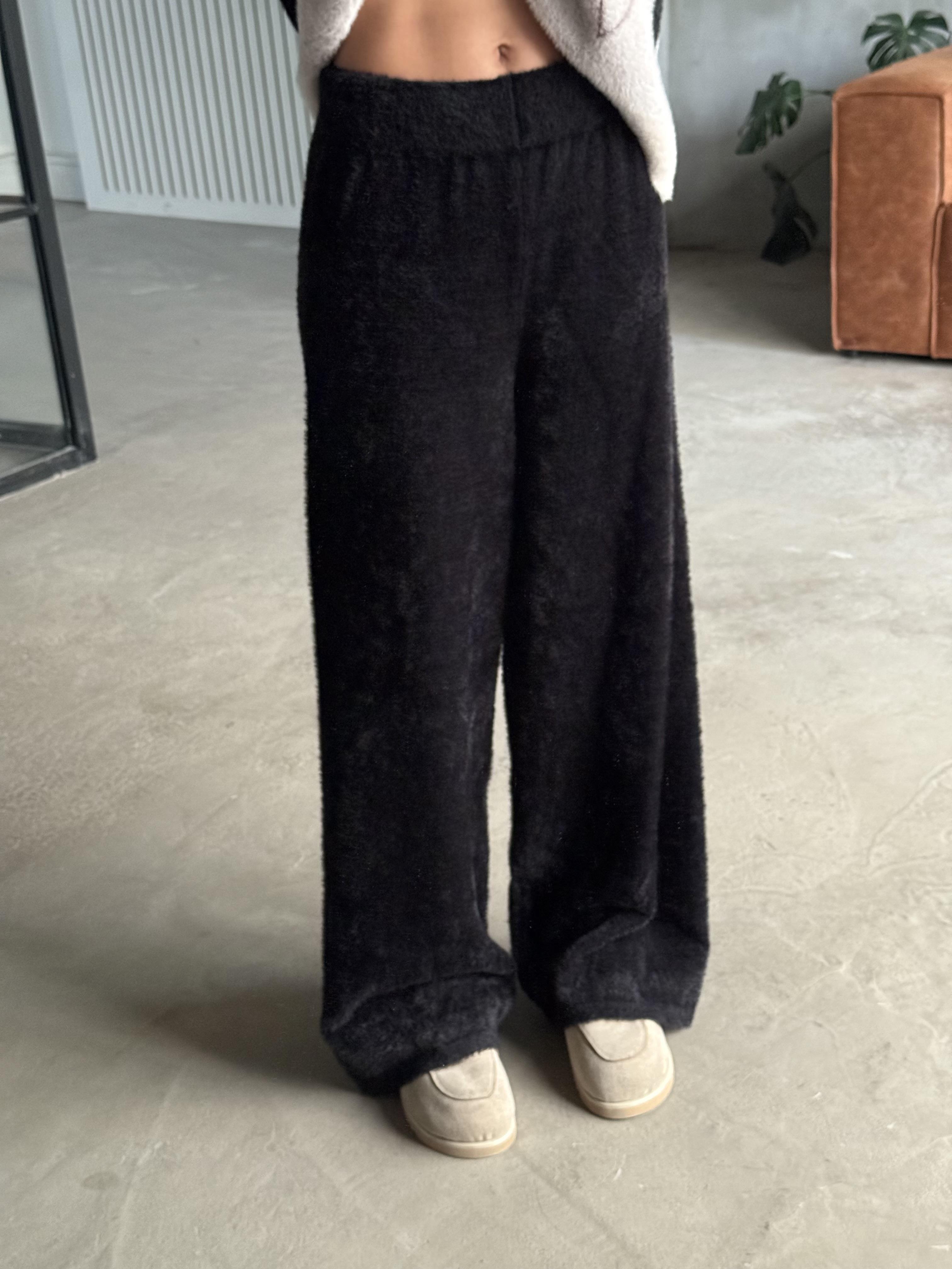 Peluş Dokulu Siyah Triko Pantolon 