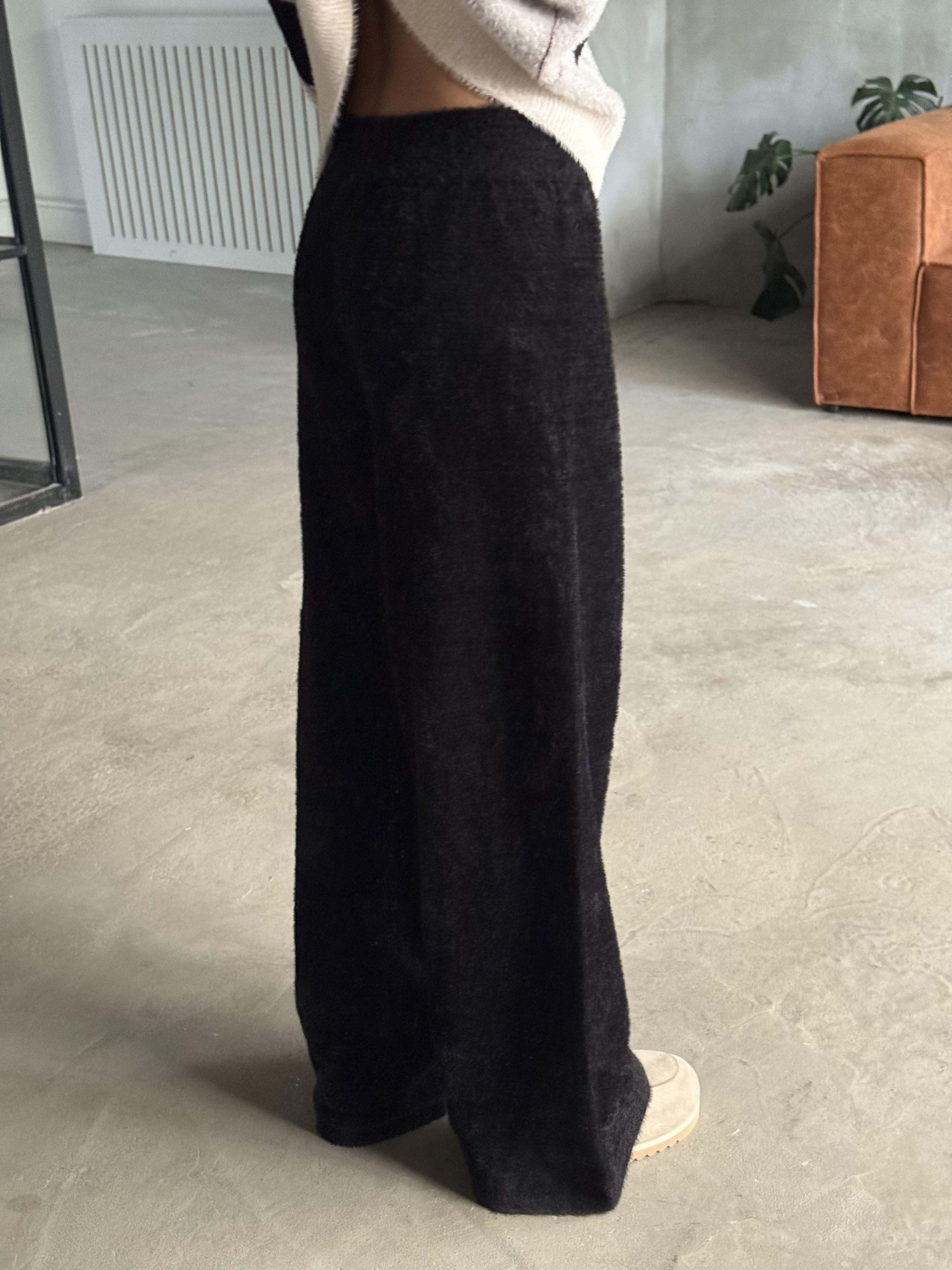 Peluş Dokulu Siyah Triko Pantolon 