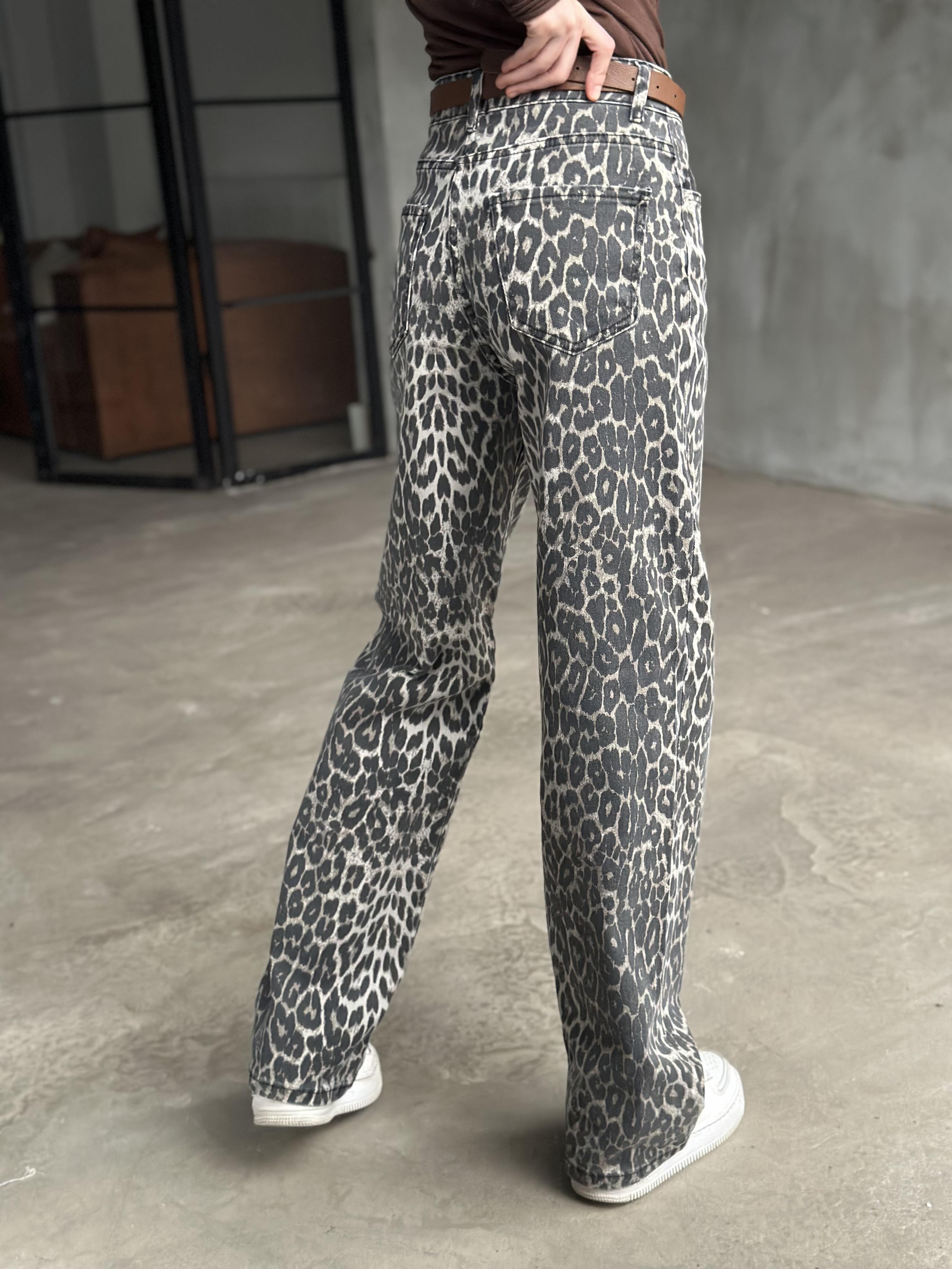 Soluk Efektli Leopar Desenli Straight Jean