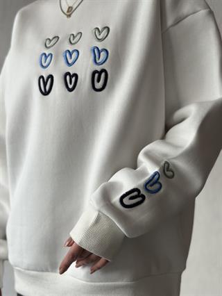 Kalp Nakışlı Oversize Sweatshirt- Beyaz