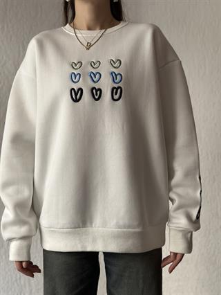 Kalp Nakışlı Oversize Sweatshirt- Beyaz