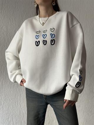 Kalp Nakışlı Oversize Sweatshirt- Beyaz