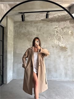 Kruvaze Yaka Kuşaklı Uzun Trençkot - Camel