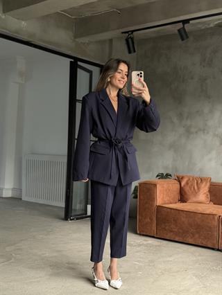 Kuşaklı Blazer Havuç Pantolon Takım - Lacivert