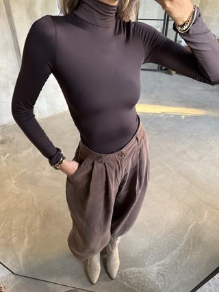 Likralı Boğazlı Bodysuit