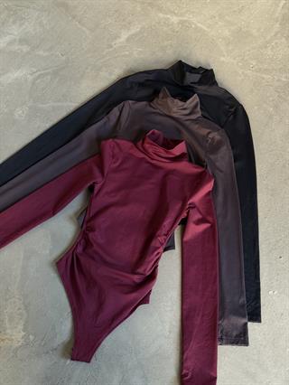 Likralı Boğazlı Bodysuit
