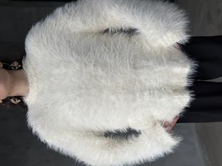 Premium Yumoş Sakallı Kazak - Beyaz