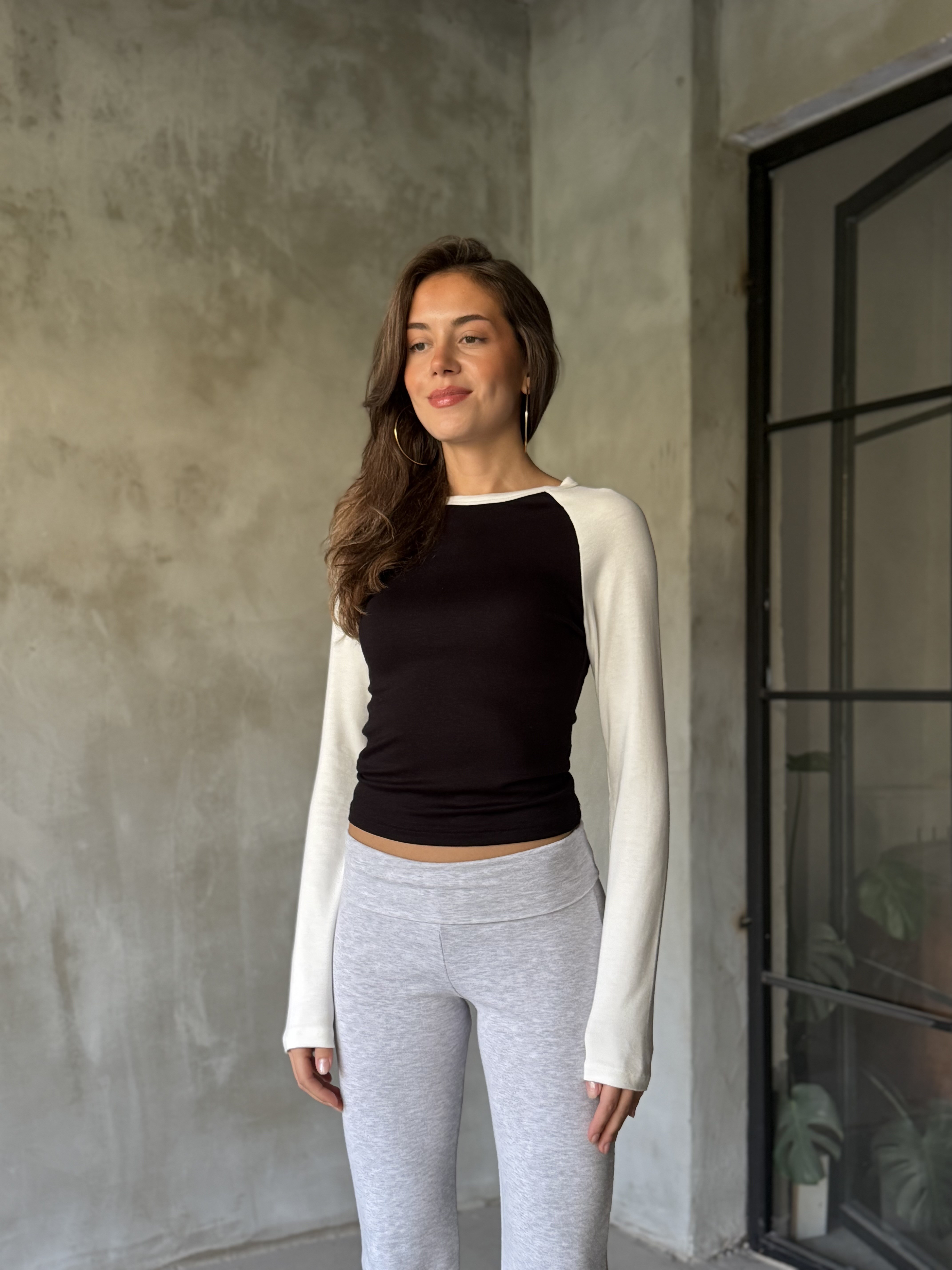 Uzun Reglan Kol Bluz Siyah Beyaz - Dominatrend