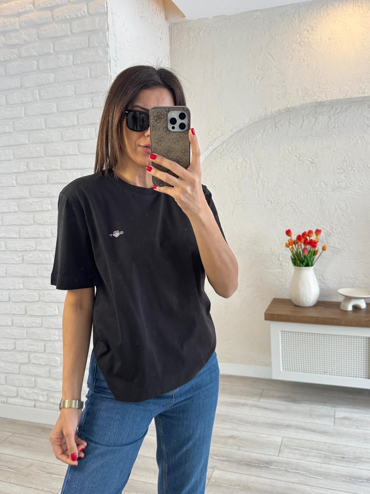 Bisiklet Yaka Arma Nakışlı Pamuklu Tişört Siyah