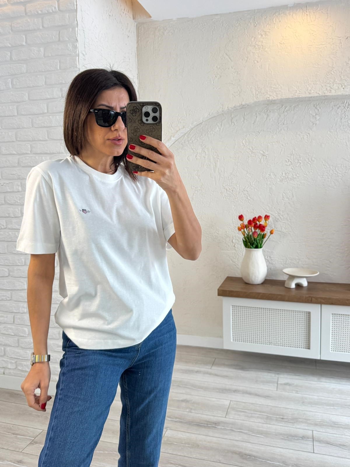 Bisiklet Yaka Arma Nakışlı Pamuklu Tişört Ekru