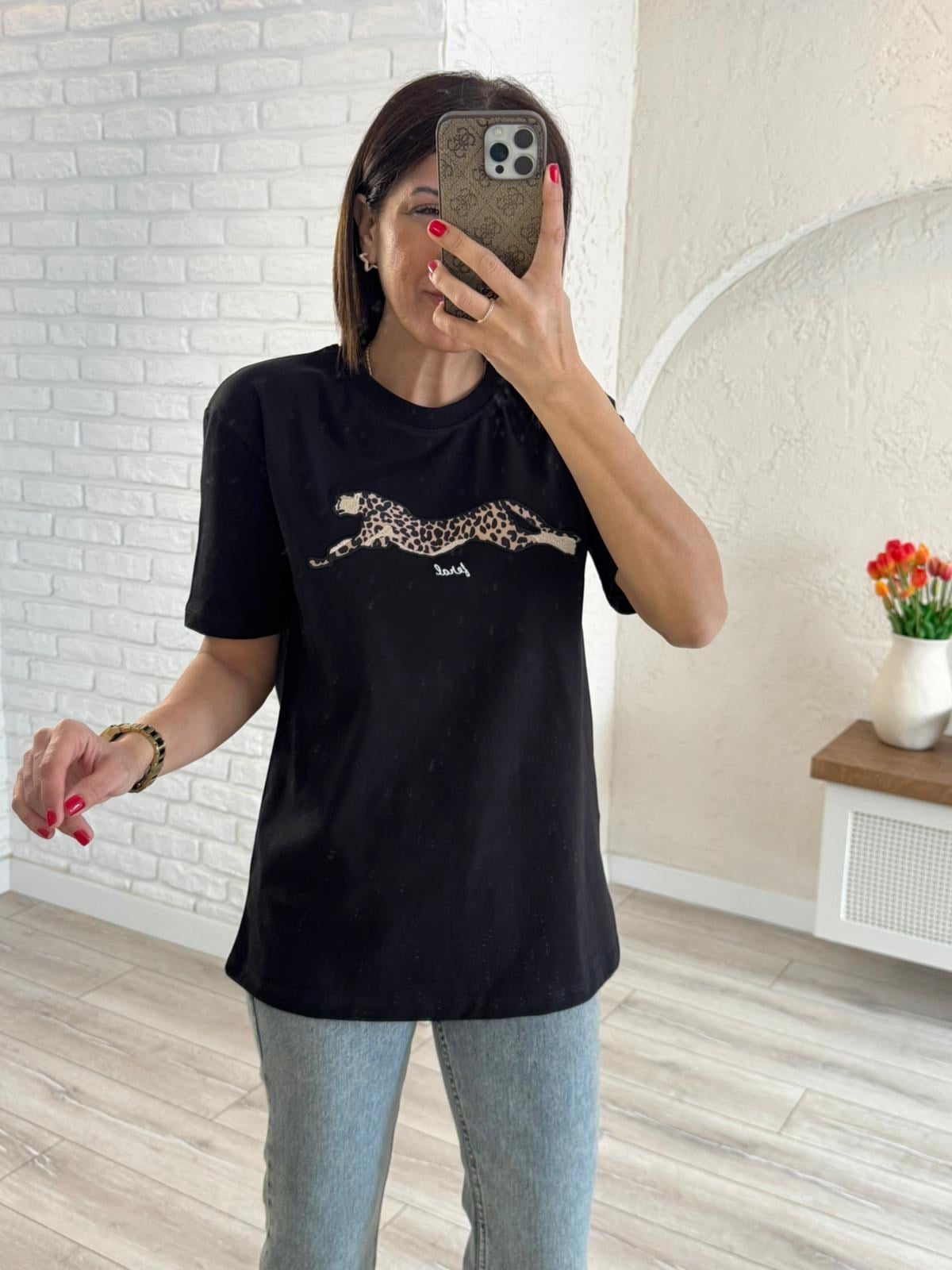 Bisiklet Yaka Leopar Nakışlı Tişört Siyah 