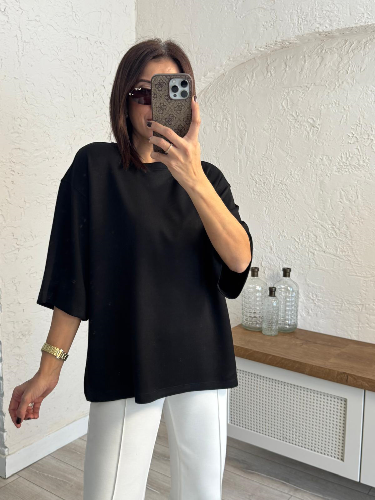 Bisiklet Yaka Modal Kumaş Yan Yırtmaçlı Tişört Siyah