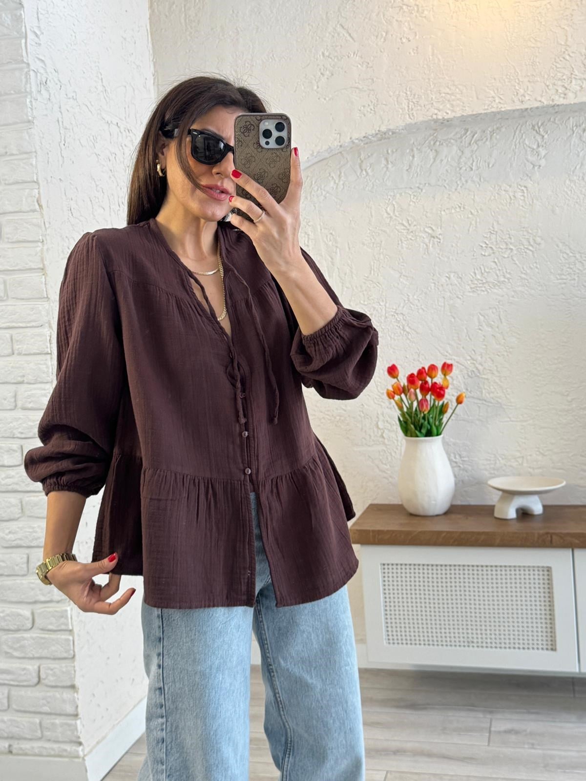 Kadın Yakası Bağlamalı Kolu Lastikli Bol Müslin Gömlek Kahve 