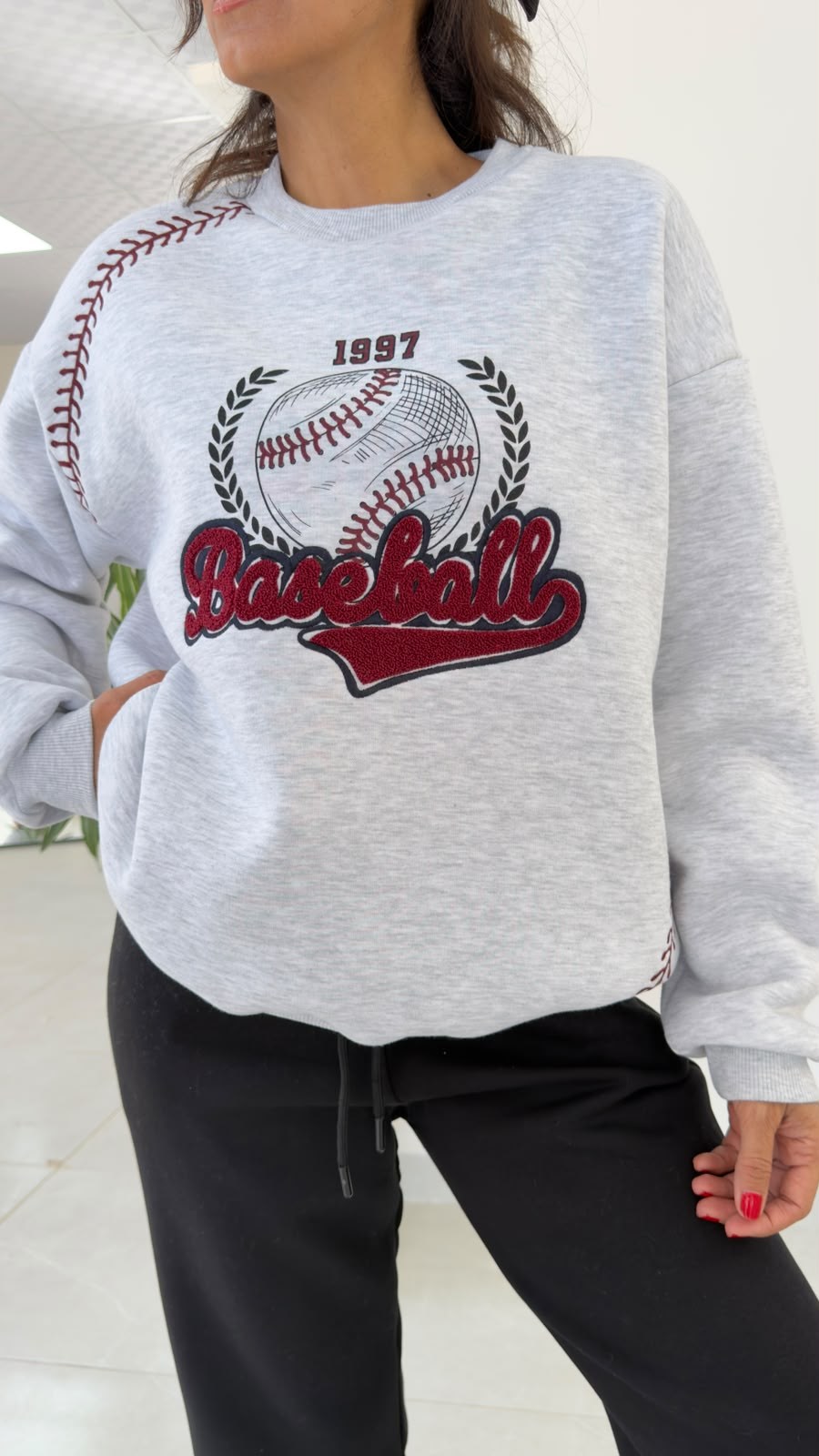 Ön Baskı Ve Nakışlı Üç İplik Şardonlu Sweat Gri
