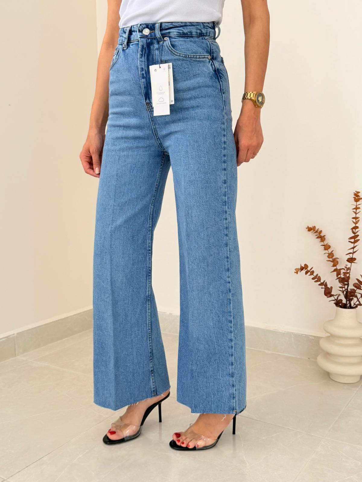Önden Ütülü Paça Kesik Wide Leg Jean Mavi