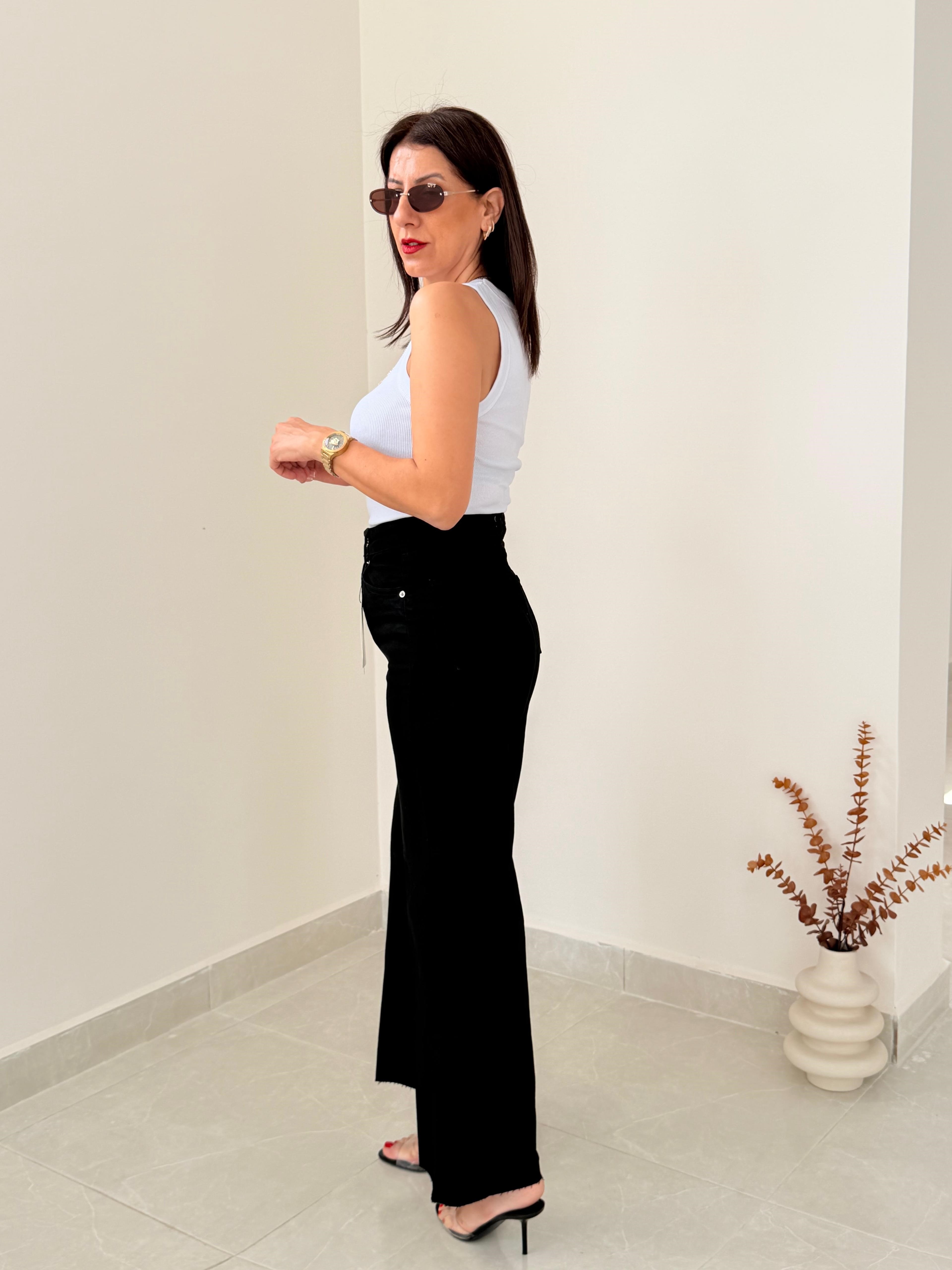 Önden Ütülü Paça Kesik Wide Leg Jean Siyah