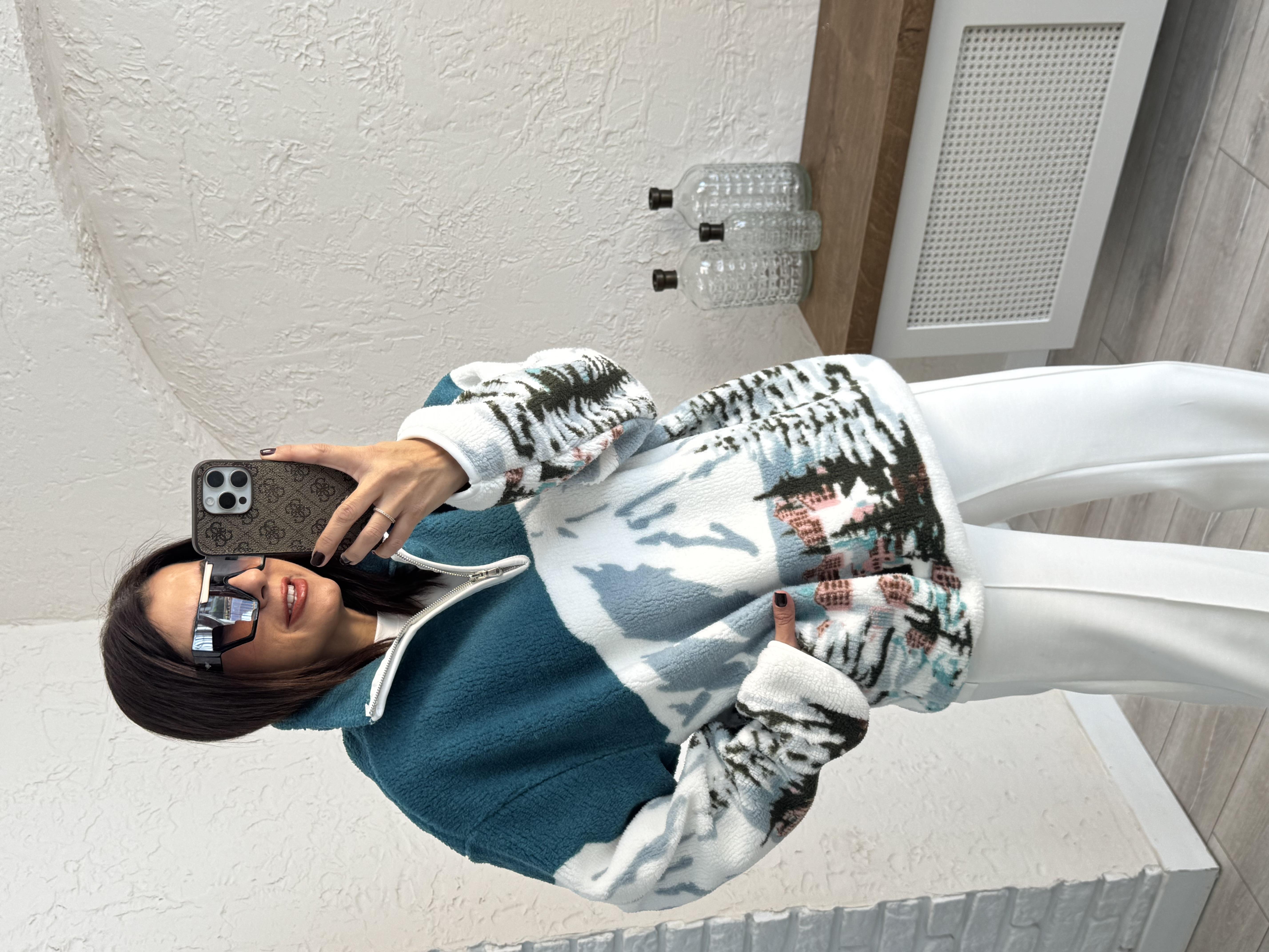 Oysh Model Kar Temalı Yazılı Polar Sweat