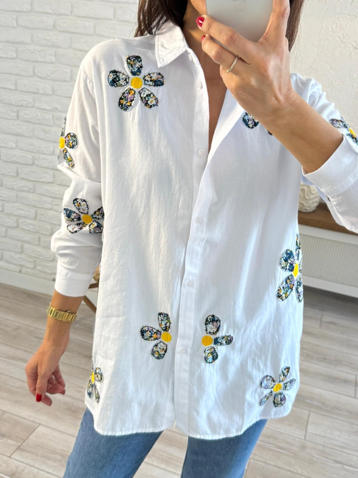 Papatya Nakışlı Pamuklu Gömlek Beyaz