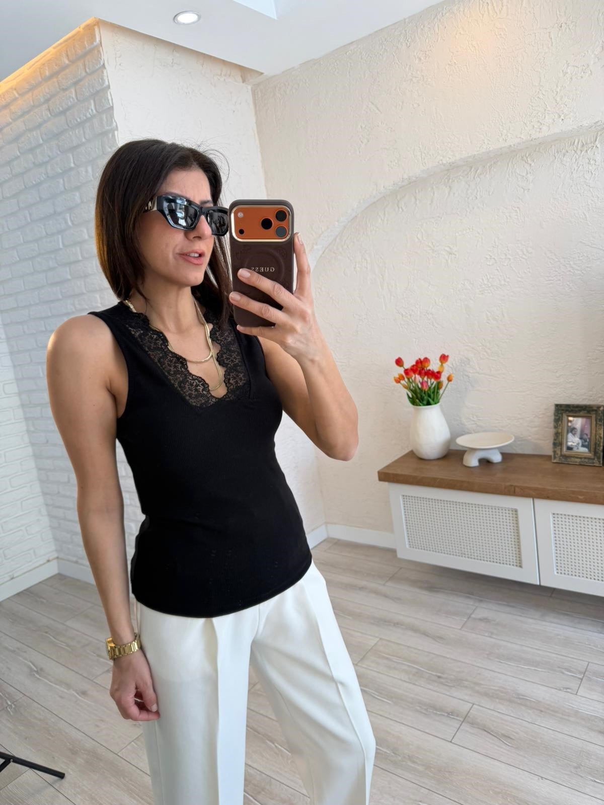 V yaka Dantel Detaylı Bluz Siyah 