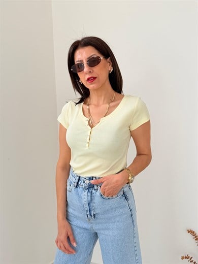  Düğme Detaylı Tshirt Açık Sarı 