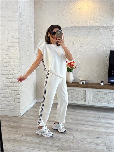 Bisiklet Yaka Kolsuz Yan Şeritli Modal Takım Ekru 