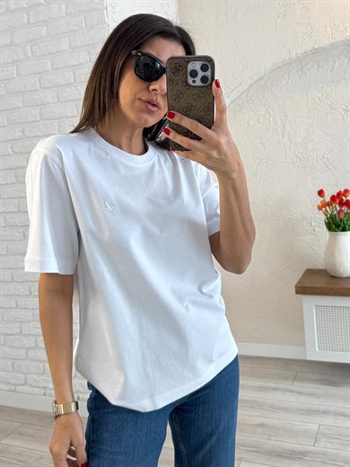 Bisiklet Yaka Kuş Nakışlı Pamuklu Tişört Beyaz