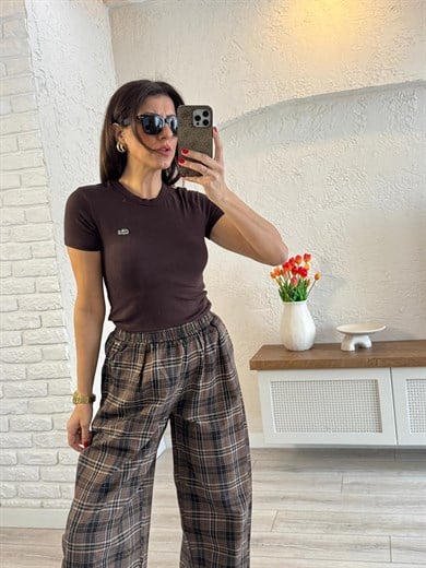 Bisiklet Yaka Nakışlı Pamuklu  Badi Kahve