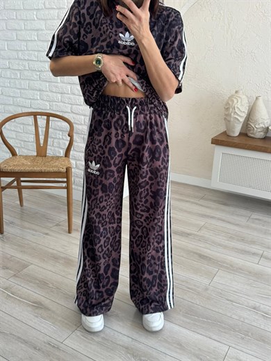 Bisiklet Yaka Şeritli Tamamı Leopar Desenli Takım