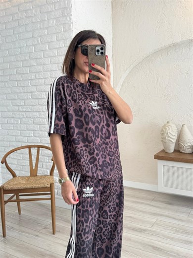 Bisiklet Yaka Şeritli Tamamı Leopar Desenli Takım