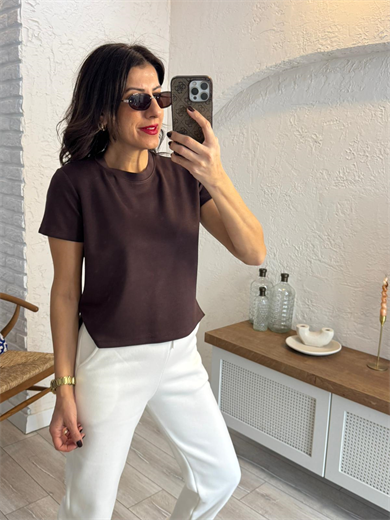 Bisiklet Yaka Yan Yırtmaçlı Crop Tshirt Kahve 