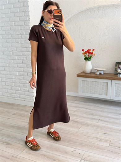 Bisiklet Yaka Yan Yırtmaçlı Modal Elbise Kahverengi