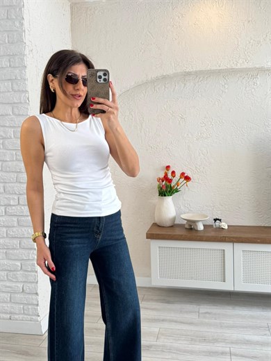 Dilvin Büzgülü Kayık Yaka Crop Top Beyaz 