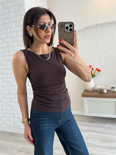 Dilvin Büzgülü Kayık Yaka Crop Top Koyu Kahve