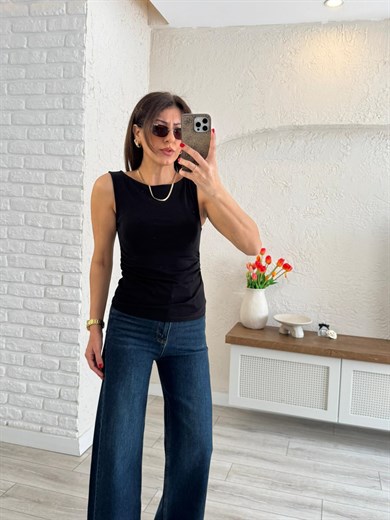 Dilvin Büzgülü Kayık Yaka Crop Top Siyah