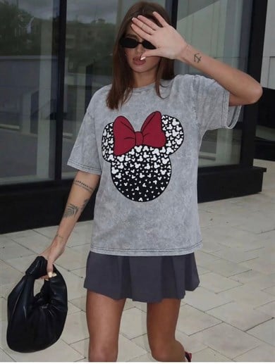 Fiyonk Detaylı Mini Desen Oversize Tişort 