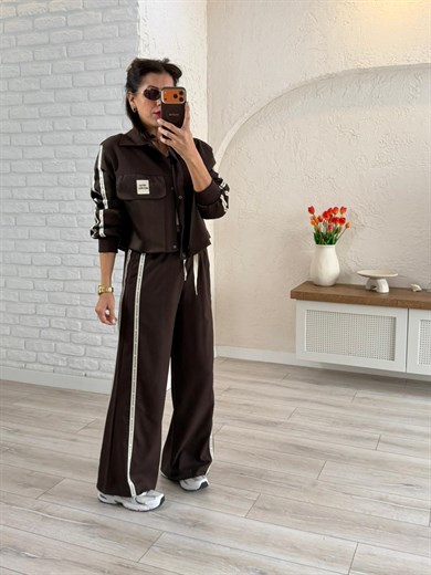 Garnili Yazı Şeritli Ceketli Takım Kahve