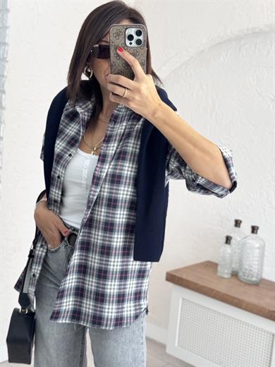 gri lacivert ekoseli gömlek