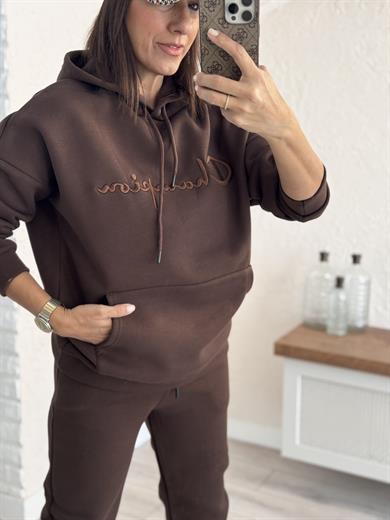 Kahverengi Champion Takım 