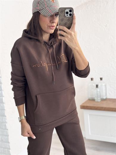 Kahverengi Champion Takım 