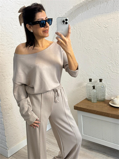 Kayık Yaka Çimalı Takım Bej