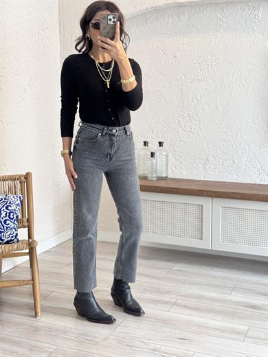 Kesik Paça Eskitme Gri Boyfit jean