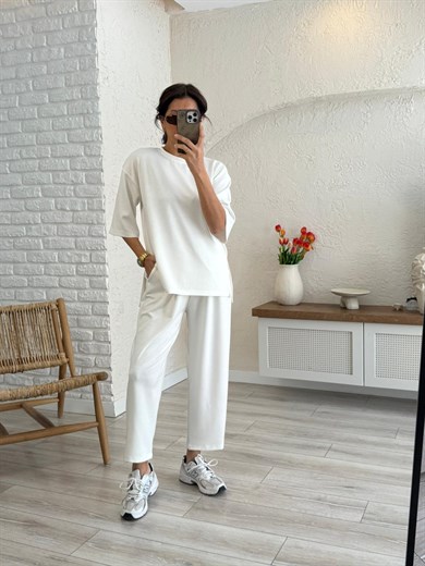 Kısa Kollu Yan Yırtmaçlı Şalvarlı Modal Takım Ekru