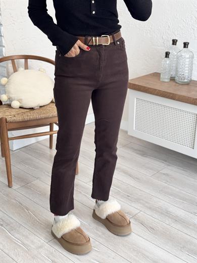 Koyu kahve kesik paça boyfit jean